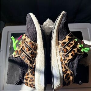 adidas Primegreen Black & leopard print Ultraboost Shoes Men’s 10/Womens 11.5